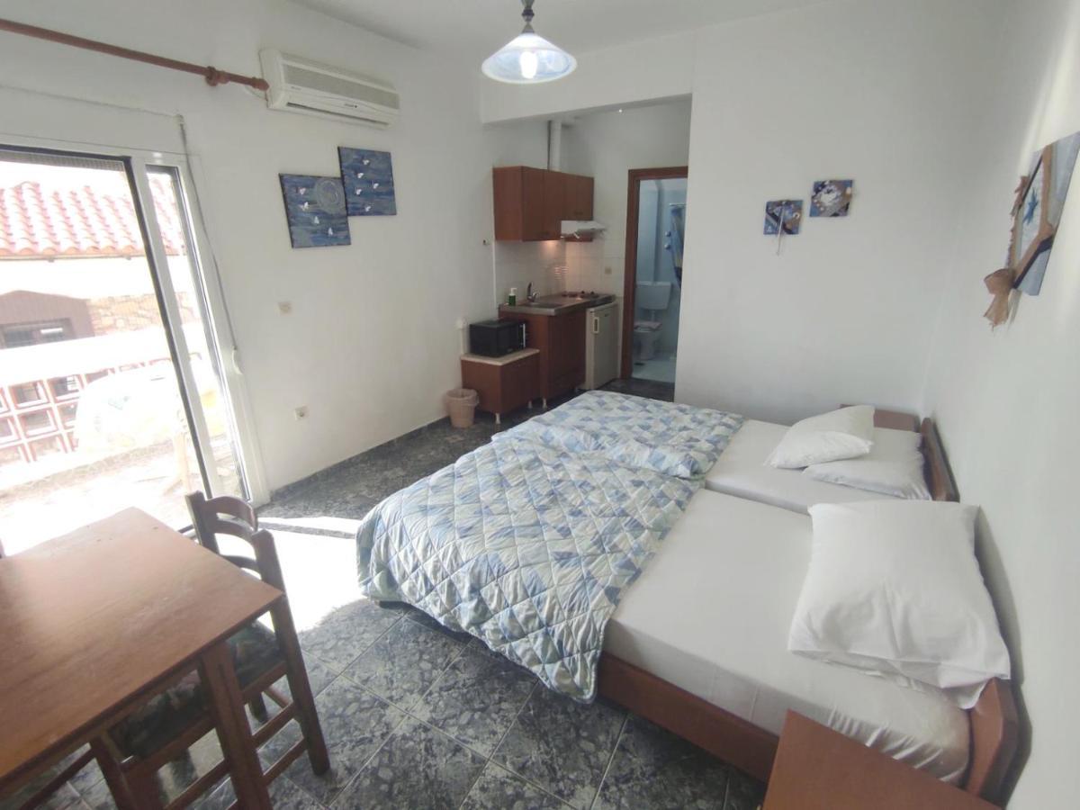 Peristerianos Apartments 尼尔斯吉尼 外观 照片