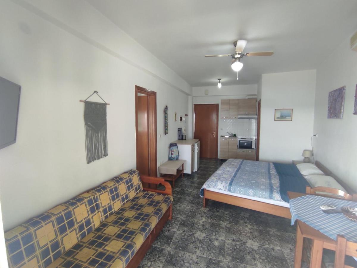 Peristerianos Apartments 尼尔斯吉尼 外观 照片