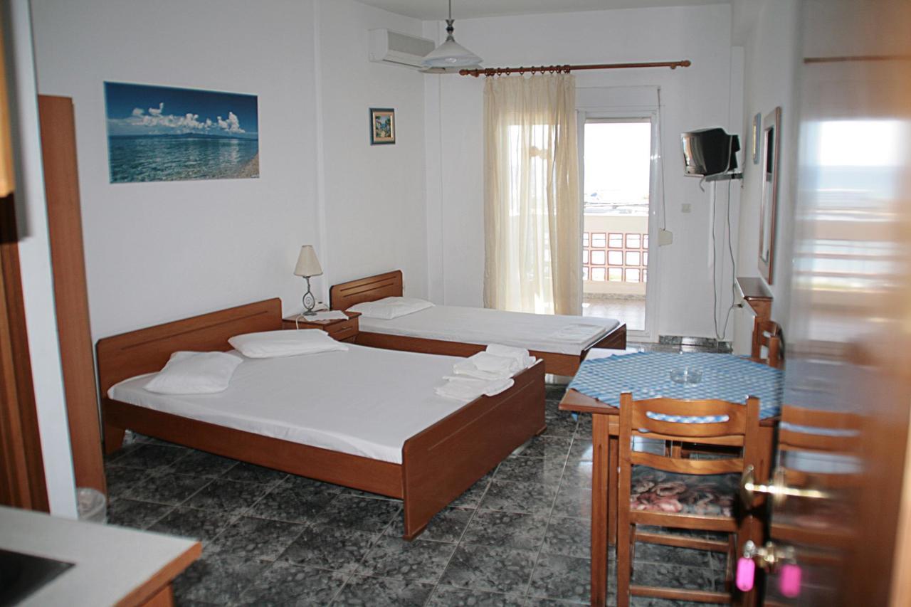 Peristerianos Apartments 尼尔斯吉尼 外观 照片