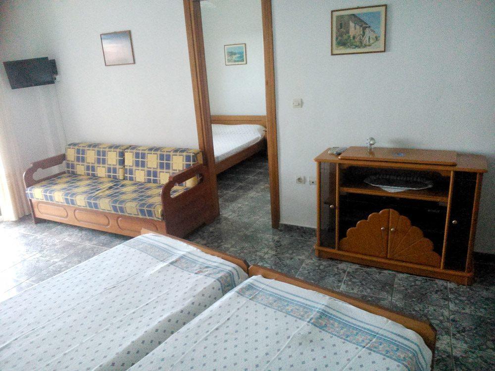 Peristerianos Apartments 尼尔斯吉尼 外观 照片